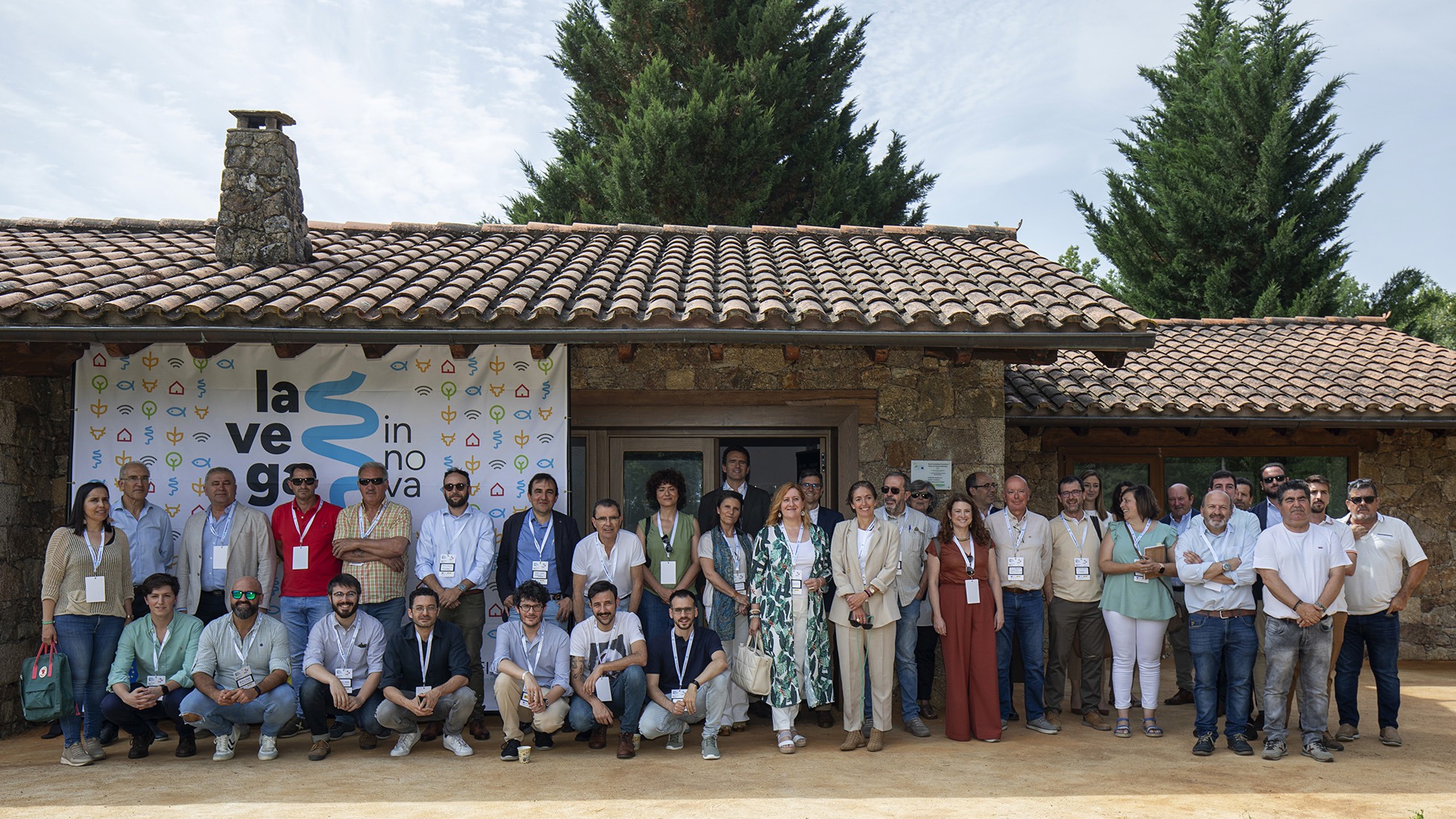 Foto de grupo de los participantes en la jornada