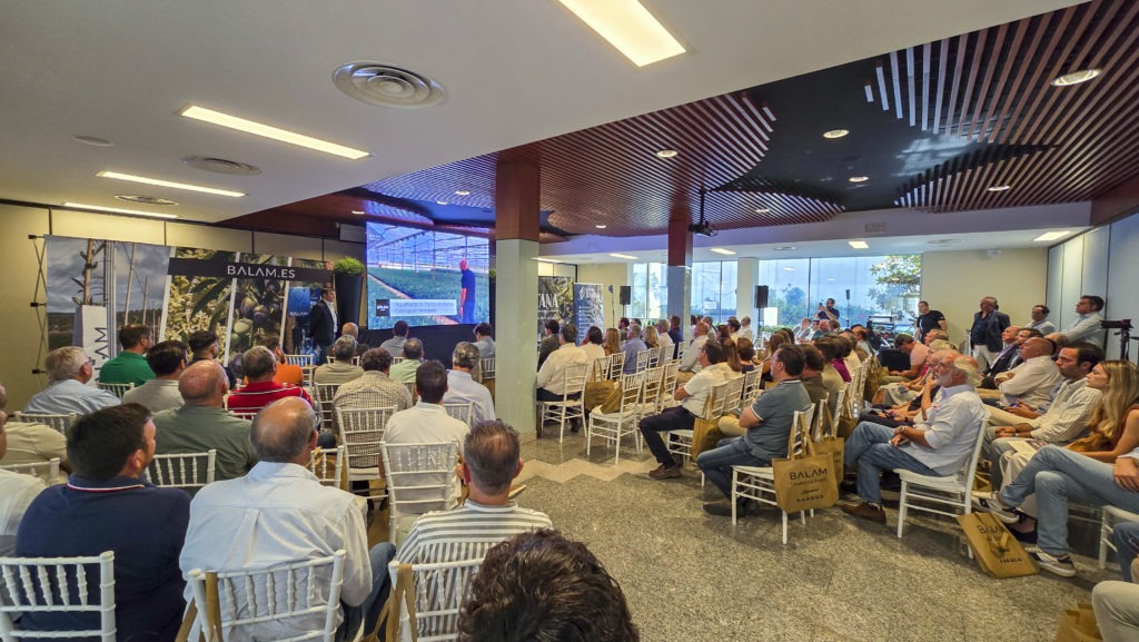 SULTANA ON TOUR. HOTEL VEGAS ALTAS. DON BENITO.