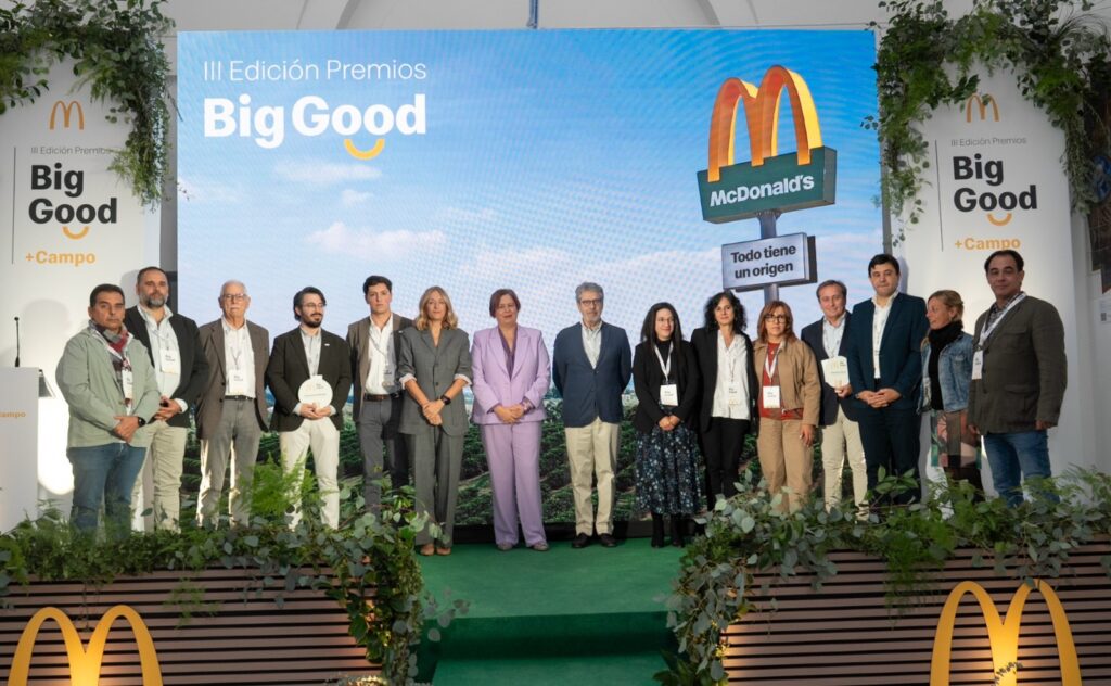 Foto de familia de todos los galardonados